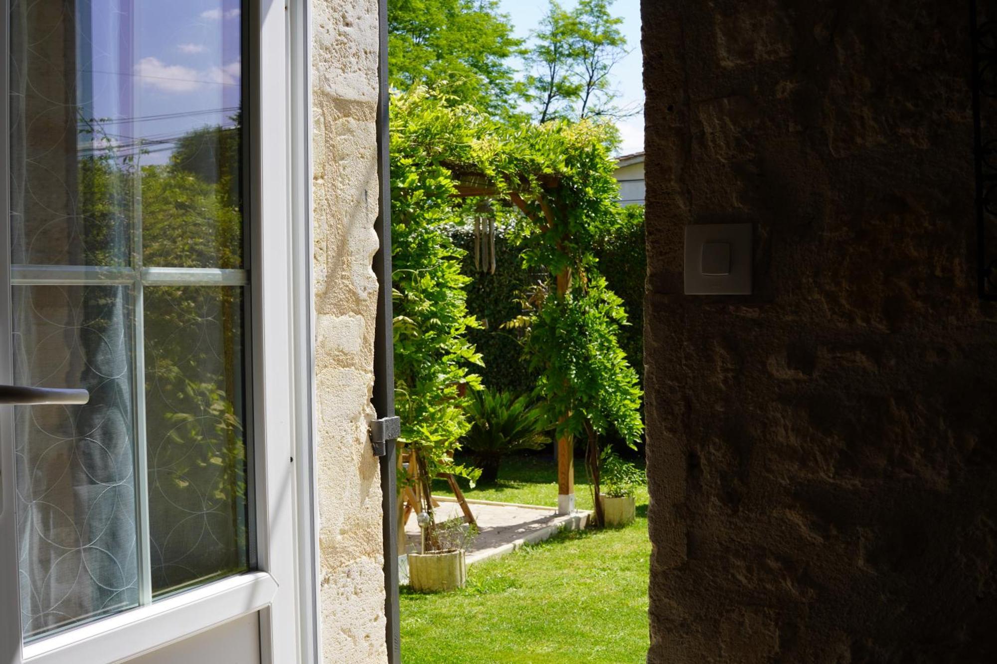 La Girondine Bed & Breakfast Galgon Eksteriør bilde